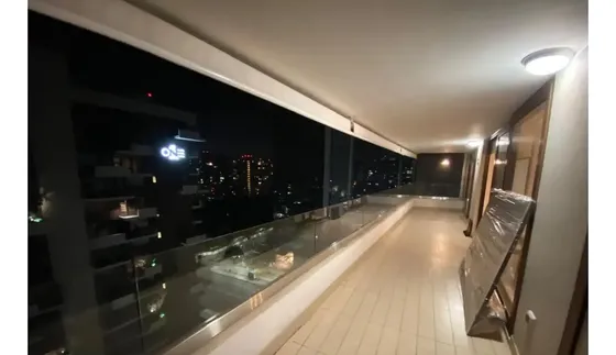 Estilo Mariposa/metro Manquehue/gran Terraza!!/2 Estacionam.