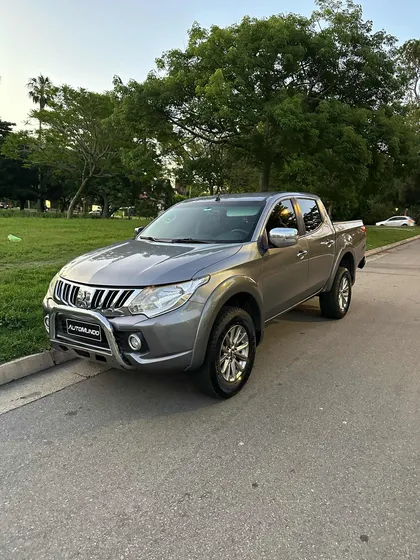 Mitsubishi L200 2.5 Cd 4wd High-power Di-d 178cv Mt