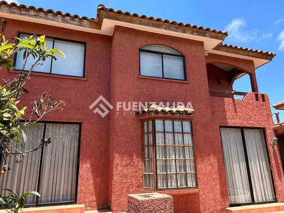 Casa En Venta De 4 Dorm. En Coquimbo