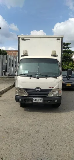 Hino Dutro Pro 300 2017