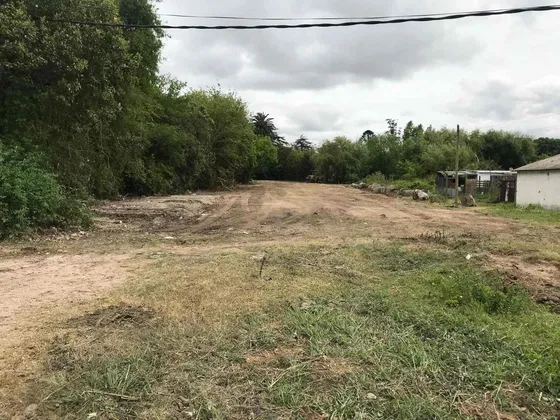 Vende O Permuto Terreno En Lezica De Gran Metraje , Líquido