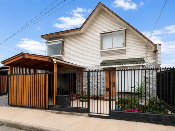 Casa De Dos Pisos En Venta | Limache Viejo