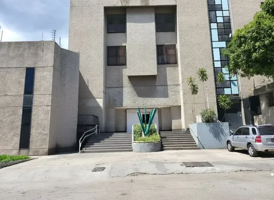 Local En Venta En La Yaguara 2322 M2, + 8 Baños, 6 P/e Acropolis Jf