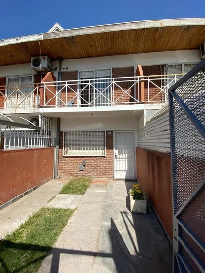 Venta Duplex Aldo Bolzi Al Frente 3 Ambientes Cochera Patio
