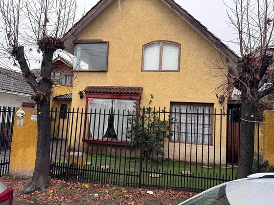 Casa En Arriendo De 5 Dorm. En Peñalolén