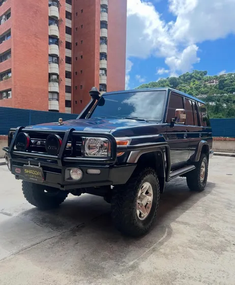 Toyota Land Cruiser 76 Machito 4 Puertas