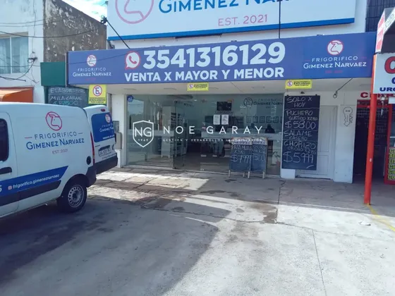 Venta De Local Comercial En Avenida Carcano
