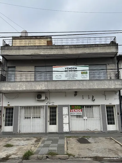 Venta En Block De 3 Departamentos Con Dos Cocheras