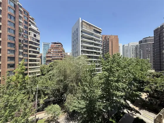 Departamento En Venta De 1 Dorm. En Las Condes / El Golf