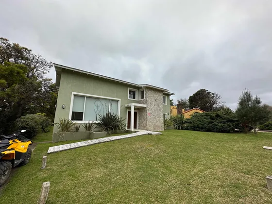 Carilo Casa Rinna  Avutarda A Metros Del Mar