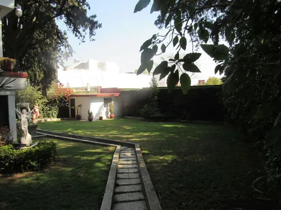 Terreno Con Casa En Venta En Lomas De Chapultepec