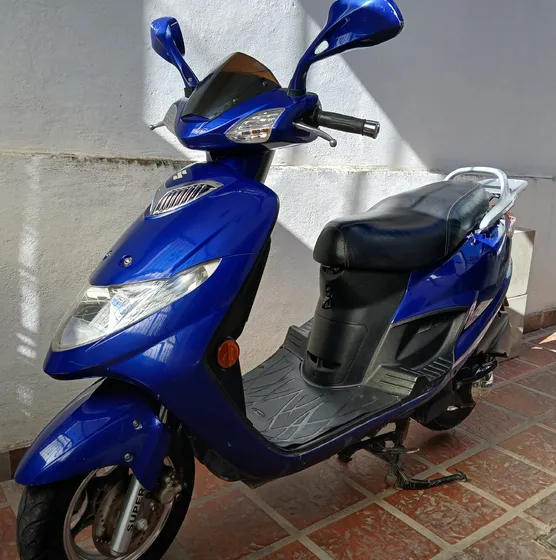 Suzuki An125,casi Primera Mano.impecable Estado