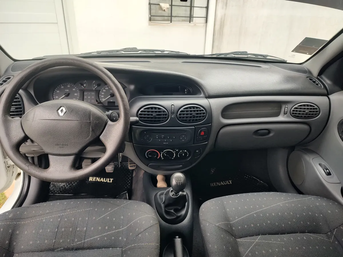 Renault Megane 1.6 16V Expression5444630673575219215