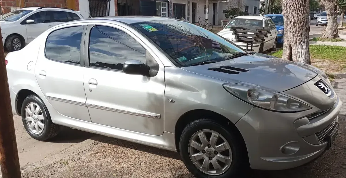 Peugeot 207 1.6 Feline 106cv