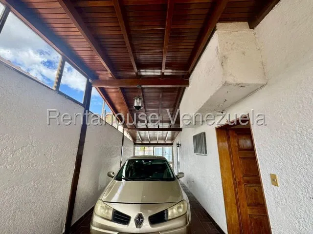 Oportunidad Amplia Casa En Venta En Los Naranjos  Calle Cerrada Con Vigilancia Para Actualizar  Nb 5-12866