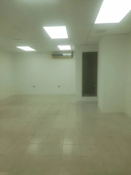 Se Alquila Excelente Local Comercial En El C.c El Valle 