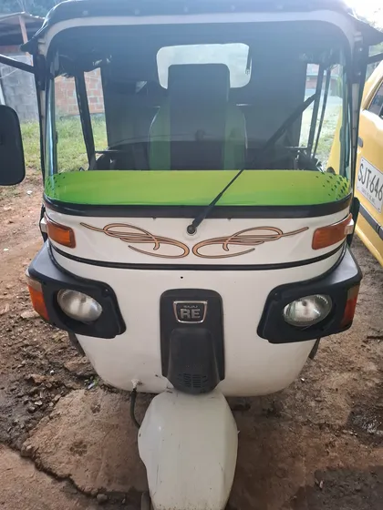 Bajaj 205
