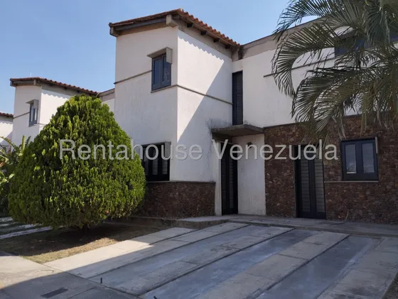Dennymar, Alquila Bella Casa En Los Rastrojos Cabudare Dispone De 3 Habitaciones 3 Baños Con Tanque Subterraneo Con Seguridad Las 24 Horas Con Bellas Areas Comunes B5a16814                            