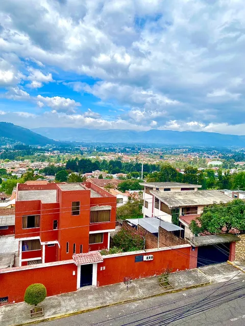 Departamento En Conocoto Puente 9, Valle De Los Chillos 3 Dormitorios, 2 Parqueaderos