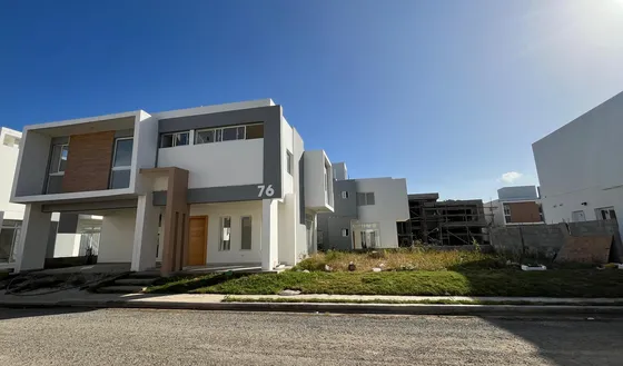 Impresionante Casa De 2 Niveles Nueva En Madre Veija Sur Sc Rd