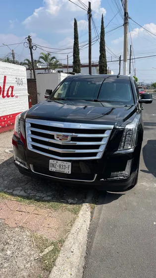 Cadillac Escalade 6.2 Plinum 4x4 At 420 Hp