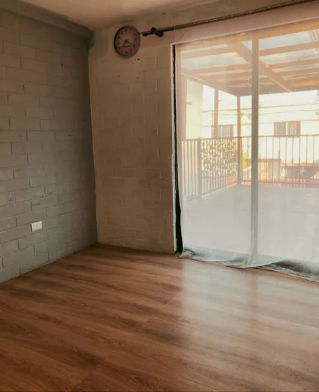 Casa Tres Dormitorios Y Dos Baños , Cocina Amoblada, Terraza