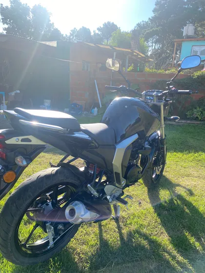Yamaha Fz 150cc Moto Moto Nueva Poco Uso Lista Para Transfer