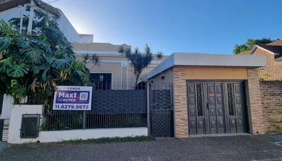 Casa A Pasos Estación Don Bosco, Impecable