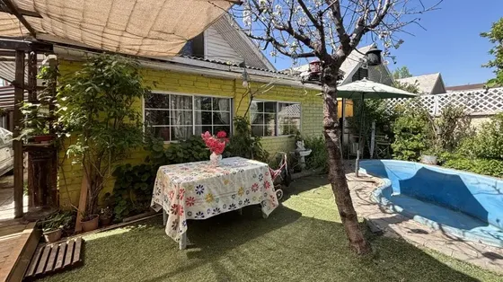 Casa Dos Pisos, 4 Dormitorios, Para Remodelar