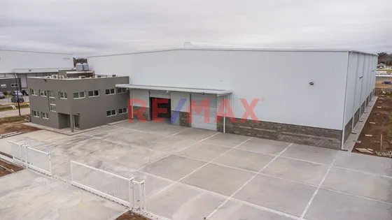 Nave A Estrenar En Plaza Industrial Escobar