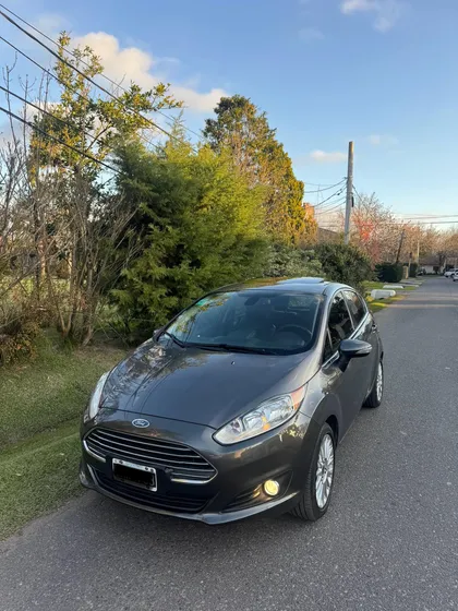 Ford Fiesta Kinetic 1.6 Titanium Powershift 120cv