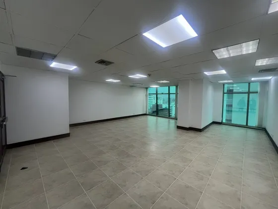  Oficina En Arriendo Ubicada En El Poblado Sector Milla De Oro (27180).