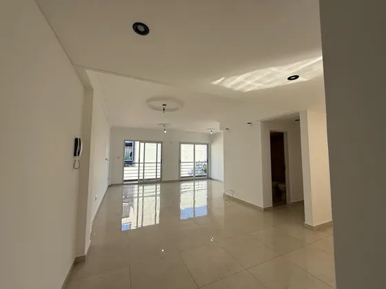 Amplio Departamento Tres Ambientes A La Venta En Wilde