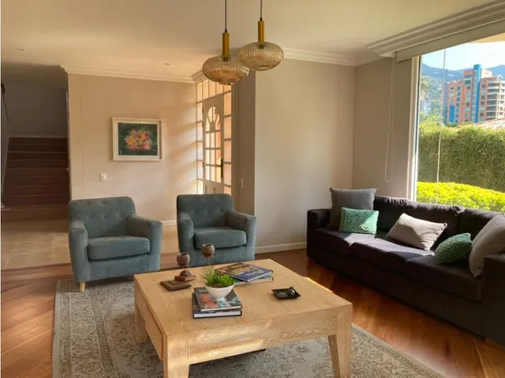 Casa En Venta En La Tranversal Superior Poblado, Medellin Antioquia