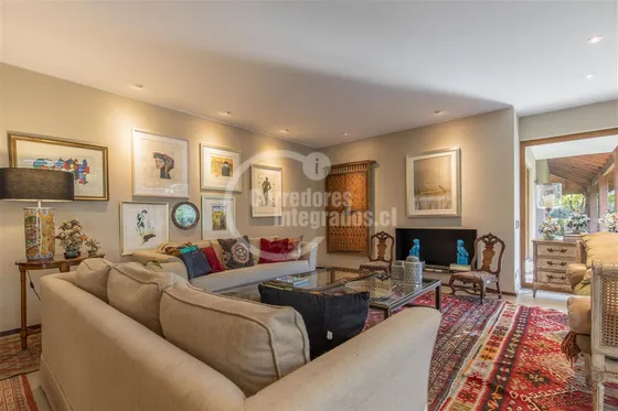 Casa En Venta De 7 Dorm. En Lo Barnechea Espectacular !!