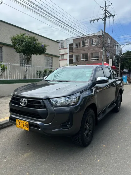 Toyota Hilux 2.4