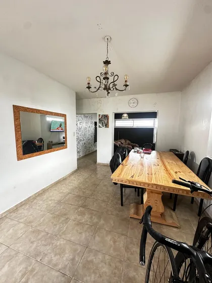 Casa En Venta - 2 Dormitorios 1 Baño - 300mts2 - La Plata
