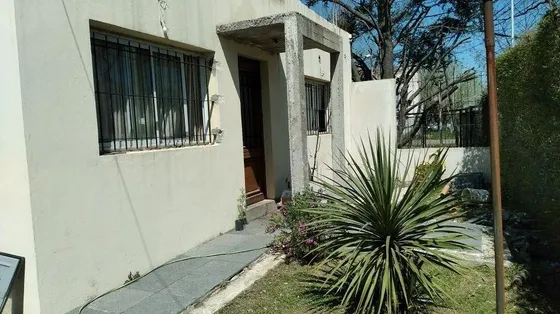 Casa En Venta - 1 Dormitorio 1 Baño - Cochera - 528mts2 - Manuel B. Gonnet, La Plata