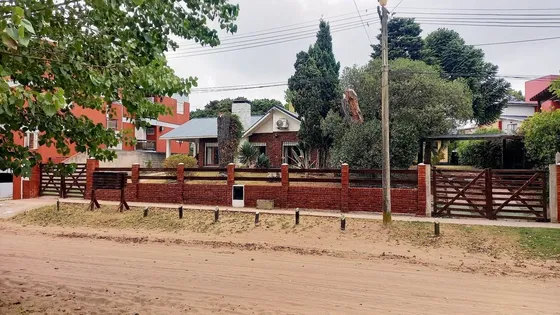Venta De 2 Casas A Pasos Del Mar Villa Gesell Sur