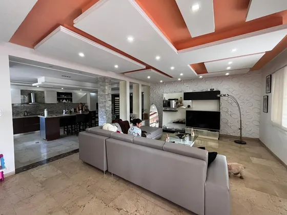 Reda Estate Deluxe Vende: *espectacular Casa De Esquina En Trigal Centro* Terreno: 567 M2 (¡gran Espacio!) Construcción: 263 M2 (data De 10 Años) Ofv Mm Asesor Tulipan