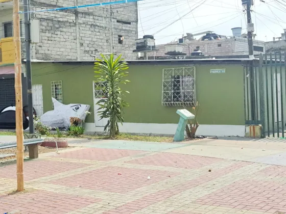 Casa En Venta Esquinera De 1 Piso En Floresta Sur De Guayaquil No Biess Solo Efectivo 