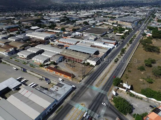 Dennymar, Vende Galpon En Zona Industrial I, Ofreciendote Una Extension De Terreno Amplia Para C.c, Asi Como Para Complejo El Miso Consta De Varias Bondades Que Para Ti Como Inversionista Son Ideales