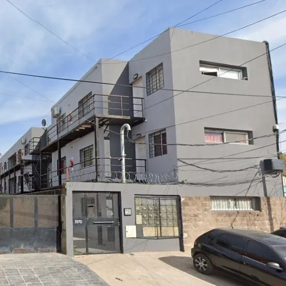 Venta Departamento 2 Ambientes - Interno - Patio - Luminoso - Garin