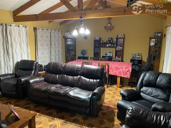 Casa De 140m2 En Venta De 4 Dorm. En Las Cabritas Calera