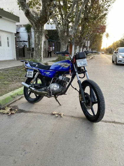 Suzuki Ax100