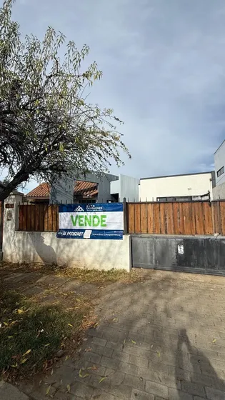 Gran Casa Con Piscina En El Centro De Cauquenes