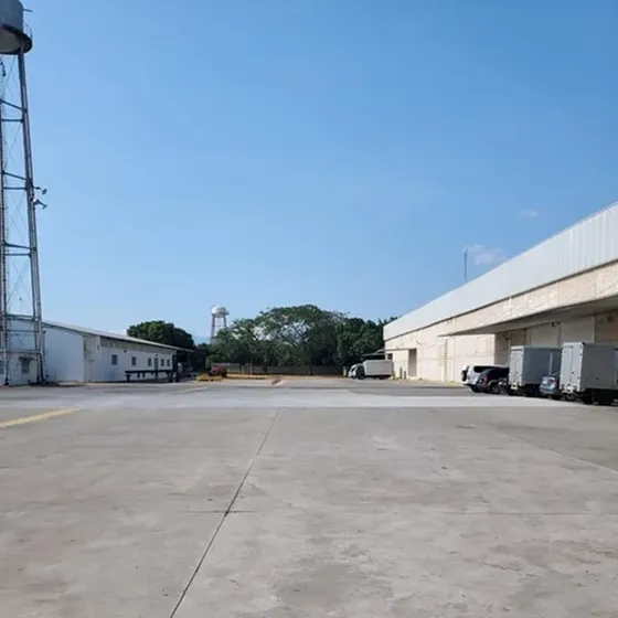 Galpon Zona Industrial Municipal Ll De Valencia Antiguo Isanova Frente A Ford Motors. Vía Aeropuerto Alquila Dayanna Vasquez