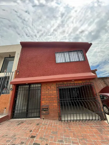 Bonita Casa De 1 Piso Estilo Loft Totalmente Amueblada