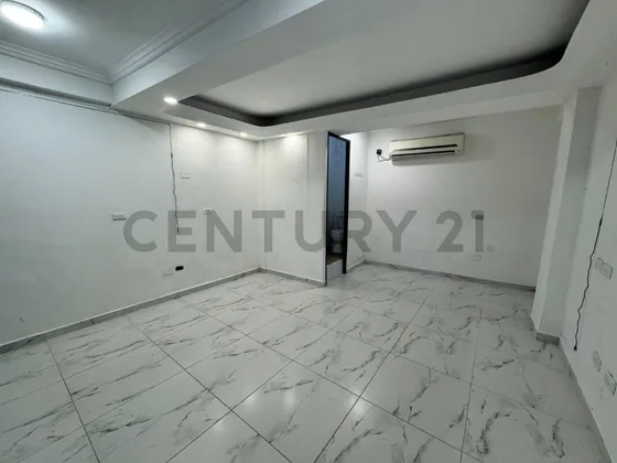 Local Comercial En Alquiler En Lecheria. Centro Comercial G