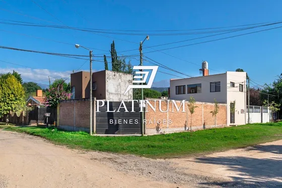 Venta Casa 2 Dormitorios San Luis Con Cochera
